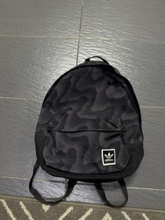 (Category: ) located in . Submitted by houseofgrailed (Listing ID 1468412586, Image 1). Description: .