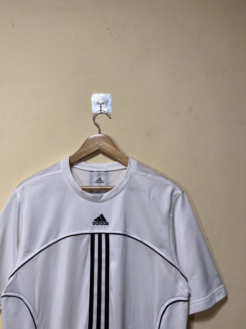 Adidas Climacool Training Shirt (Category: Activewear) located in Naga. Submitted by davinci_25 (Listing ID 1468374533, Image 2). Description: dimes: 21 width x 29 length issue: none condition: excellent condition (9.7/10) color rate: 9.9/10.