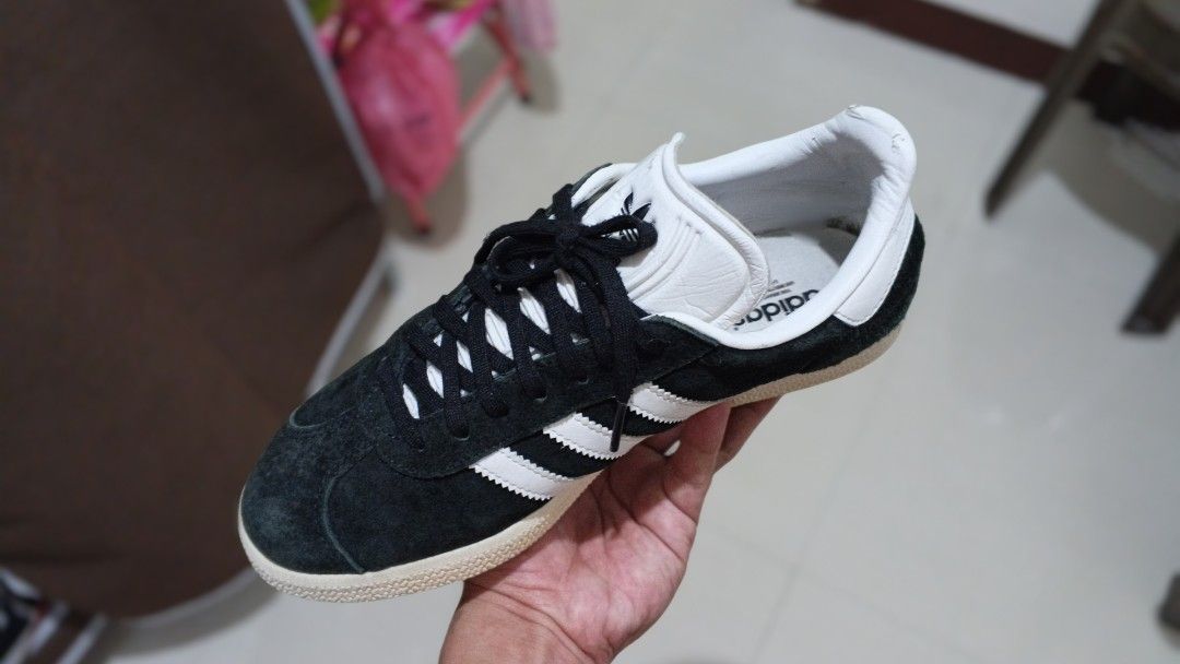 ADIDAS GAZELLE (Category: Sneakers) located in Davao. Submitted by jahvyen (Listing ID 1468311387, Image 3). Description: FOR SALE: ADIDAS GAZELLE US 5.5 M/EUR 38/23.5 CM GOOD CONDITION LOCATION:TORIL, DAVAO CITY..