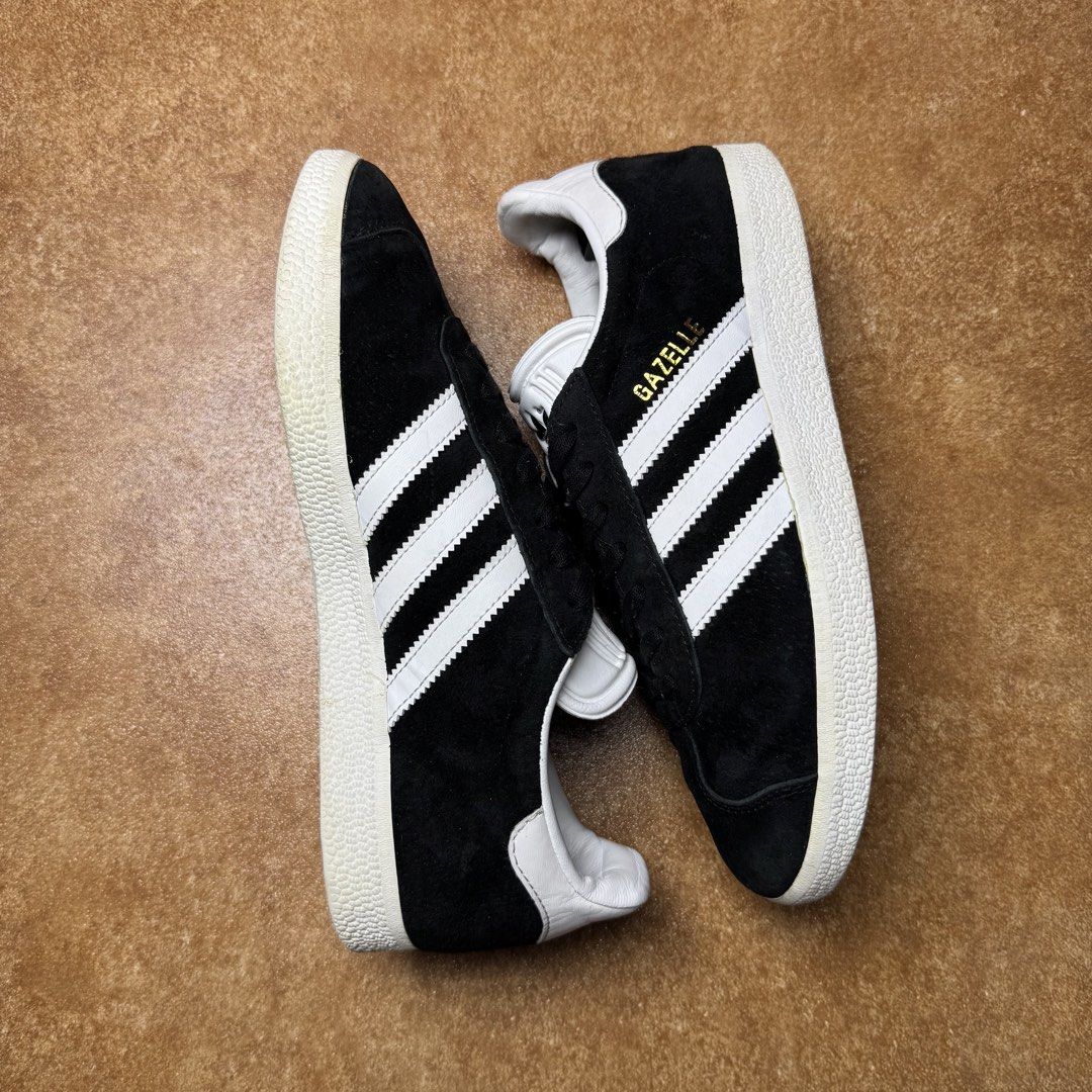 ADIDAS GAZELLE (Category: Sneakers) located in Panabo. Submitted by shoerarefinds (Listing ID 1468415359, Image 3). Description: ADI GAZELLE “blck/wht” SIZE: US 5/ UK 4½/ FR 37 ⅓/ JPN 230/ CHN 230 Good Condition, minimal draging LOCATION: PANABO CITY, DAVAO DEL NORTE, 8105 1800 FREESHIPPING .