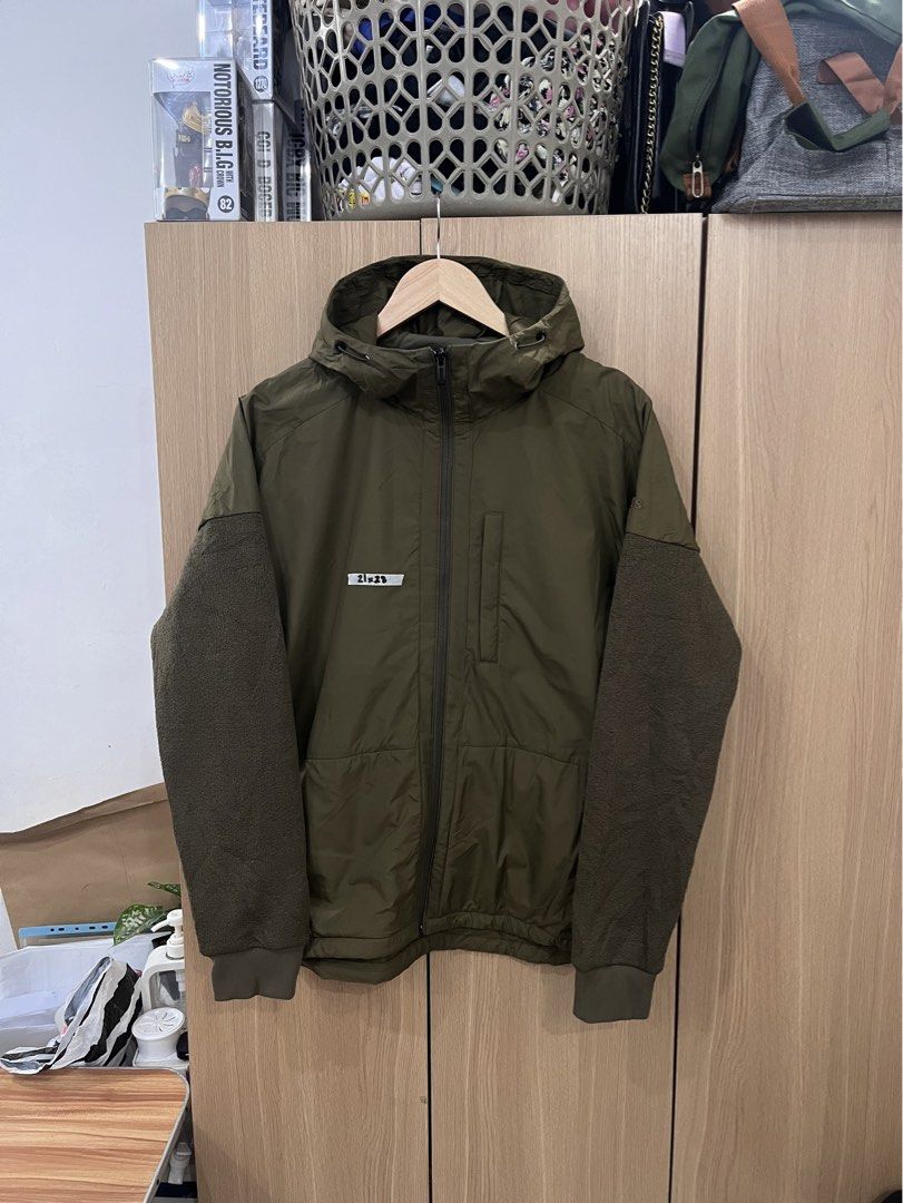 Adidas Hooded Jacket (Category: Coats, Jackets and Outerwear) located in Mandaluyong City. Submitted by tatin_abad07 (Listing ID 1468477214, Image 1). Description: Adidas Large, 21x28 Condition: 10/10 ₱600.00.