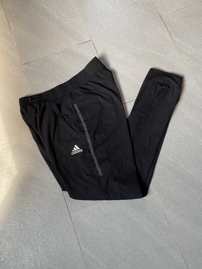 Adidas Jogger pants (Category: Joggers) located in Digos. Submitted by thriftflexph (Listing ID 1468351713, Image 1). Description: Size&Dimes:29-32/39 Color&Condi:9/10 DM for more information 🫶 Items are all thrifted/Handpicked Can ship nationwide🇵🇭 Add Shipping Fee ✈️🎁.