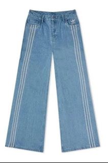 (Category: ) located in . Submitted by beckyshop2024 (Listing ID 1468289731, Image 1). Description: .