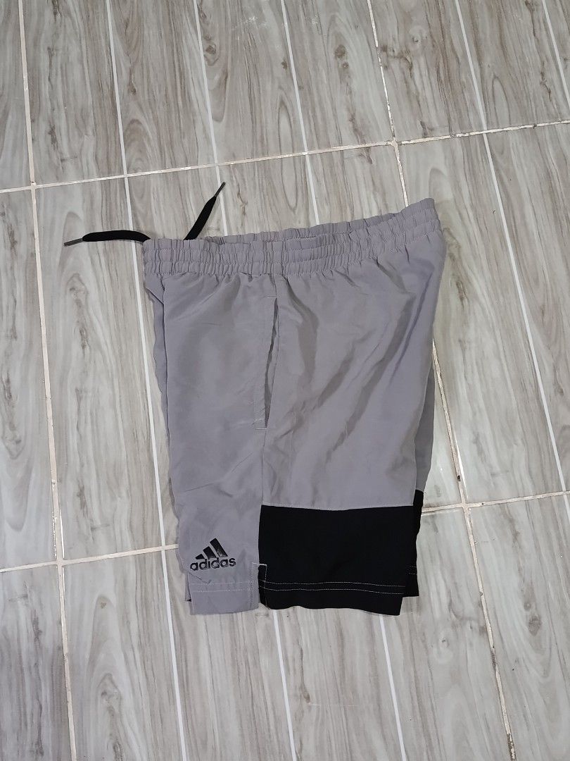 ADIDAS NYLON SHORT (freeshipping) (Category: Activewear) located in Quezon City. Submitted by gyl-stop (Listing ID 1468424422, Image 2). Description: free shipping with inner mesh 26-28 x 15.5 excellent condi cr: 9.8/10 issue: cut main tag.
