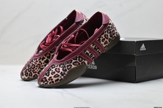 (Category: ) located in . Submitted by factory.shoes.outlet (Listing ID 1468289494, Image 1). Description: .