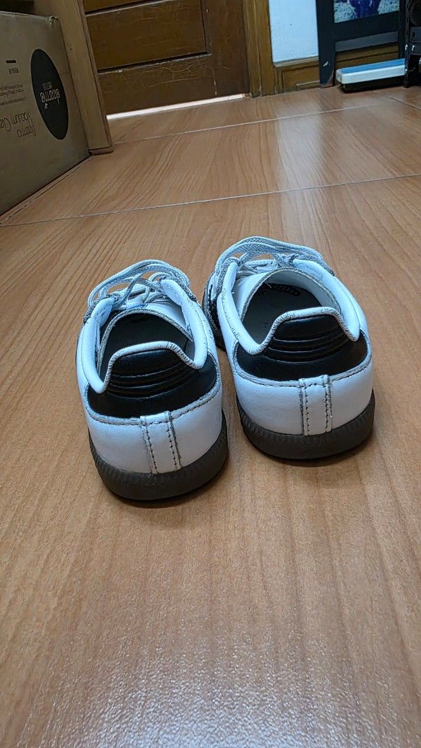 Adidas Samba OG EL I (US 7½k) (Category: Babies & Kids Fashion) located in Rizal. Submitted by dainsb (Listing ID 1468444564, Image 2). Description: • VGUC w/ normal signs of usage • Box included 📍 Lower Antipolo near Sta. Lucia Mall Pickup or delivery via Grab/Lalamove (c/o buyer).
