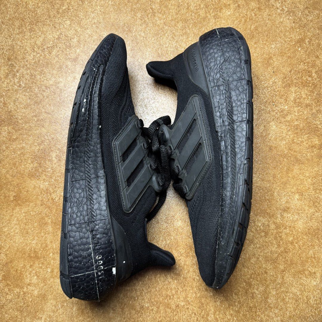 ADIDAS ULTRABOOST 2025 (Category: Sneakers) located in Panabo. Submitted by shoerarefinds (Listing ID 1468285373, Image 3). Description: ADI ULTRABOOST 25 SIZE: UK 8 / US 9 1/2 / 27CM Excellent Condition, replace insole pad LOCATION: PANABO CITY, DAVAO DEL NORTE, 8105 1800 FREESHIPPING.