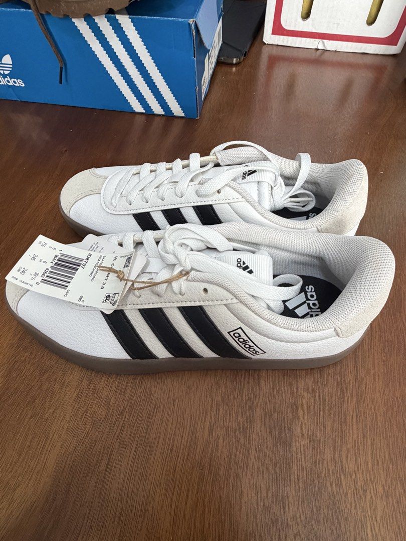 ADIDAS VL COURT 3.0 (Category: Sneakers) located in Mandaluyong City. Submitted by karascloset2024 (Listing ID 1468351608, Image 3). Description: 6.5 US Men 7.5/24.5 cm US Women SF shouldered by the buyer Note: This is totally brand new. No box (since from US) Location: 📍Mandaluyong.