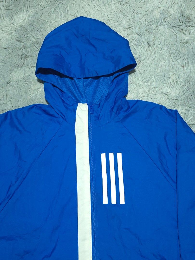 Adidas Windbreaker Jacket (Category: Coats, Jackets and Outerwear) located in Abulug. Submitted by humanwhosellthings (Listing ID 1468447340, Image 2). Description: ✅️Size Small ✅️19W x 24L ✅️Excellent Condition ✅️No issue, needs wash only.