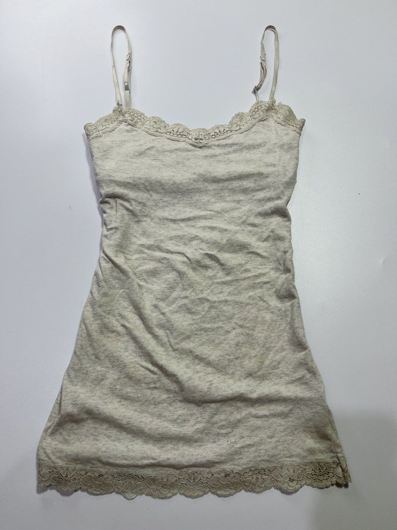 Aeropostale Laced Cami Top (Category: Sleeveless) located in Manila. Submitted by kerlythreads (Listing ID 1468477674, Image 1). Description: small issue: pinhole see last slide.