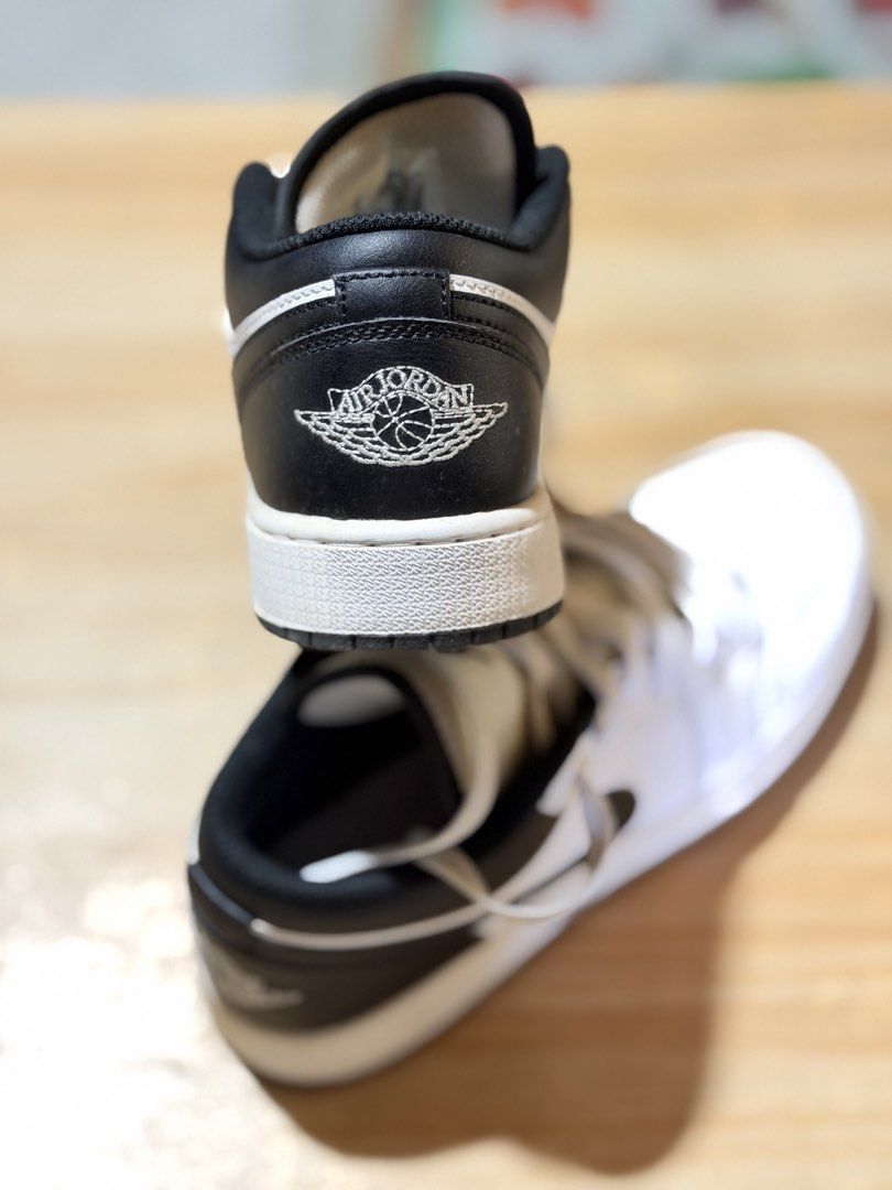 Air Jordan 1 Low (Category: Sneakers) located in Baliuag. Submitted by castroaira (Listing ID 1468351309, Image 2). Description: 👟UNISEX 👟PRE-LOVED ❤️ 👟 NEEDS CLEANING 👟STORED IN ACRYLIC SHOE BOX 👟 WITH BOX RFS: nakatambak nalang hindi na nagagamit 🙂 I can send more pictures for those who are interested. MOP: Gcash, GoTyme, Maribank or BPI 😊 LALAMOVE SHIPMENT ONLY 😊.