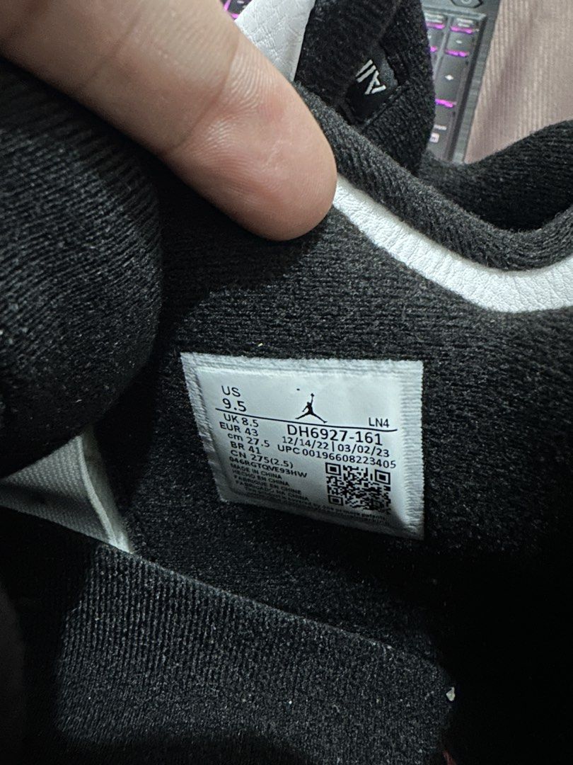 Air Jordan 4 Retro Red Cement Size 9.5 (Category: Sneakers) located in Davao. Submitted by gotthegoods25 (Listing ID 1468286197, Image 2). Description: This pair is from the US, no box since hassle for traveling, only fitted never used. You can legit check all you want, thank you!.