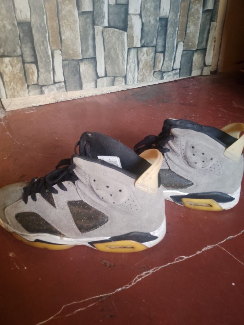 Air Jordan 6 Retro (Category: Casual Shoes) located in Baguio. Submitted by bado.feels (Listing ID 1468285567, Image 2). Description: Size 9.5 Need cleaning No issue 750+sf.