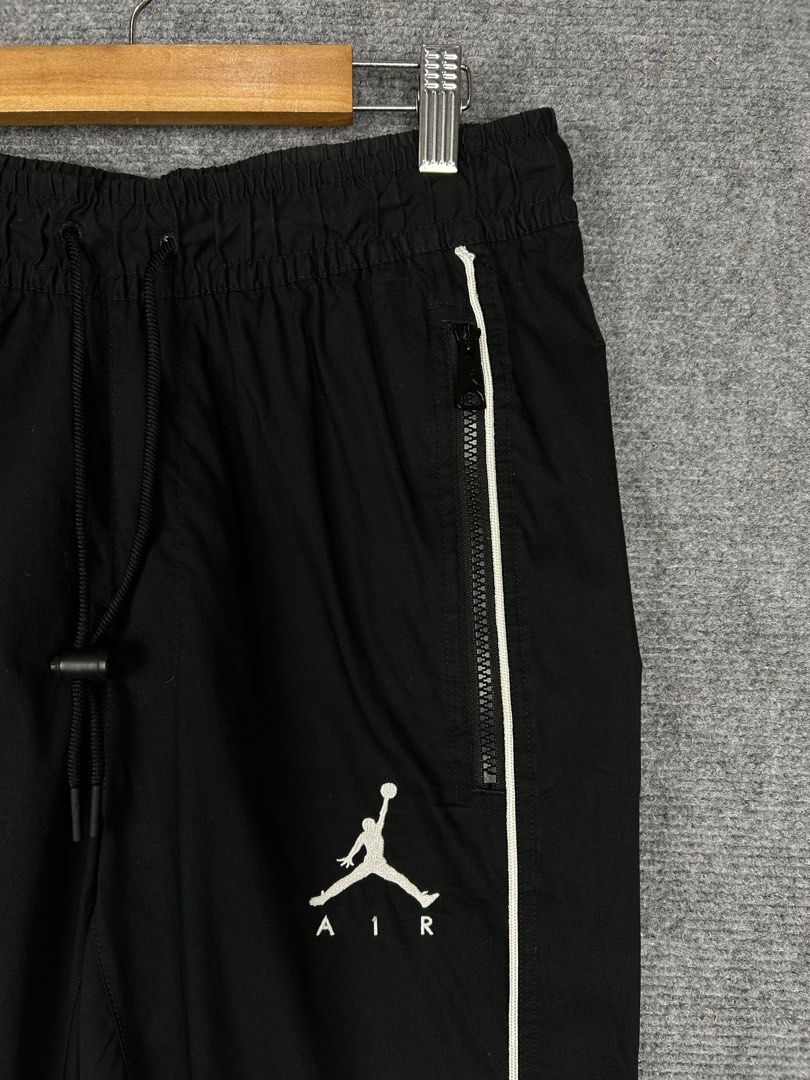 Air Jordan Jumpan Woven Pants (Category: Joggers) located in Cebu City. Submitted by tanlawr07 (Listing ID 1468377964, Image 2). Description: Size Medium 30-34W 38L Legit 💯 Good as new No issue 10/10 1300 only 📍Cebu Cuty Location .