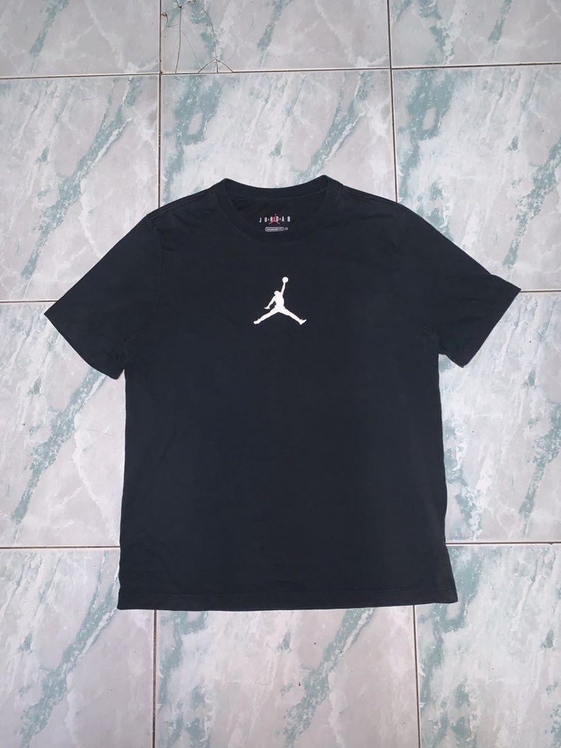 Air Jordan printed logo tee (Category: Tshirts & Polo Shirts ) located in Pasig City. Submitted by thriftnflip1600 (Listing ID 1468464204, Image 1). Description: XL on tag Width: 20.5” Length: 27” Color rate: 9/10 Condition: 9/10 No issue/s.