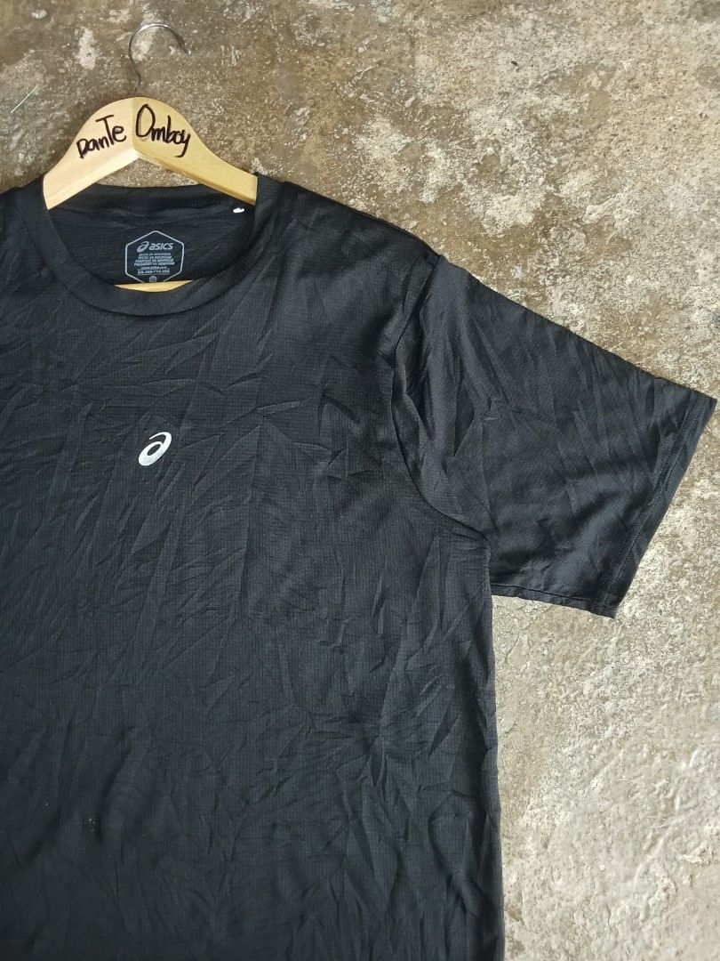 Aisics Dri Fit Shirt (Category: Activewear) located in Manila. Submitted by omboydante25337 (Listing ID 1468404794, Image 2). Description: aisics dri fit shirt size Xl on tag 21x30 dimension best fits. Large in great condesyon php 389 only.