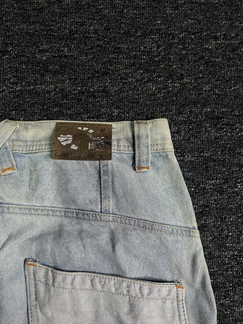Akademiks Carpenter Pants (Category: Jeans) located in Manila. Submitted by thrifty.4pp4rels (Listing ID 1468431183, Image 2). Description: Shipping fee shouldered by the buyer Issues: Faded back tab Measurements: W 32 L 43 Thigh 13.5 Hem 9.5.
