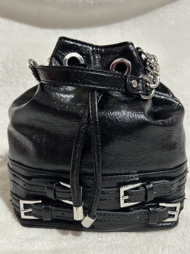 Aldo Mini Bucket Bag (Category: Luxury Bags & Wallets) located in Baguio. Submitted by previouslymine.10 (Listing ID 1468370786, Image 2). Description: - brand new original/authentic.