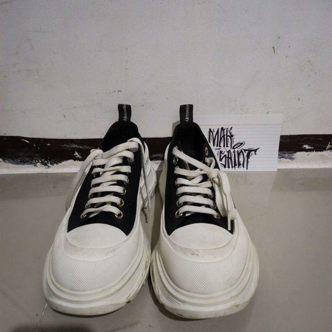 Alexander McQueen Tread Slick (Category: Sneakers) located in Manila. Submitted by maksaint.ww (Listing ID 1468340705, Image 1). Description: slightly used. looks chunky ang big but it fits well even if you have smaller size feet. I'm size 9 but it looks good to me still negotiable.