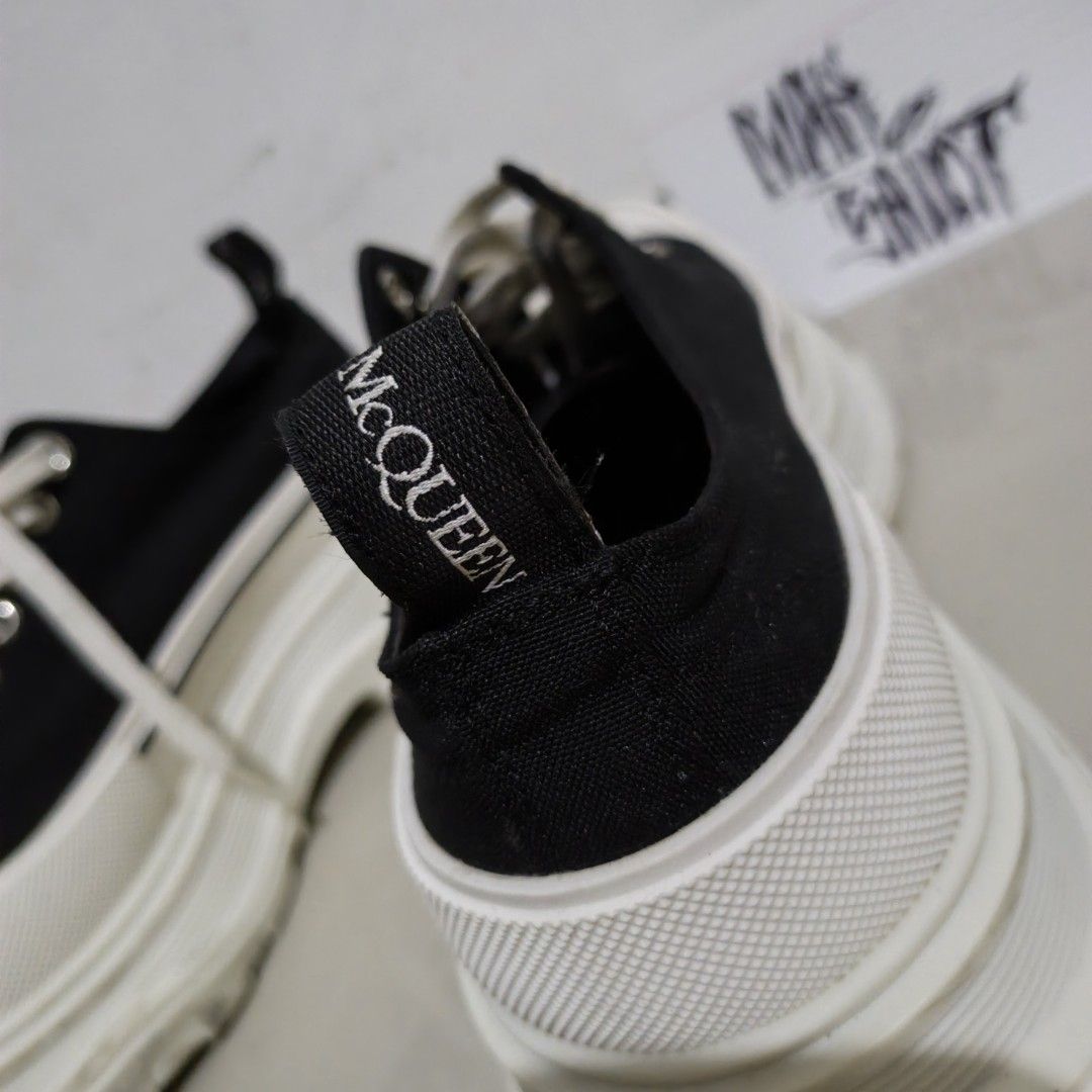 Alexander McQueen Tread Slick (Category: Sneakers) located in Manila. Submitted by maksaint.ww (Listing ID 1468340705, Image 3). Description: slightly used. looks chunky ang big but it fits well even if you have smaller size feet. I'm size 9 but it looks good to me still negotiable.