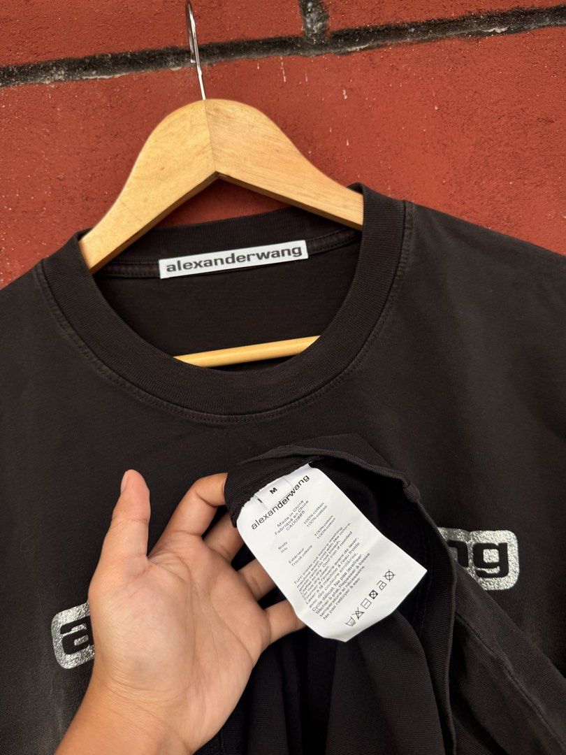 Alexander Wang (Category: Tshirts & Polo Shirts ) located in Baguio. Submitted by mardimercredi14 (Listing ID 1468333989, Image 3). Description: 🔥 Alexander Wang Dimensions: 24*29 Condition: excellent Color Rate: 10 ❌ none.
