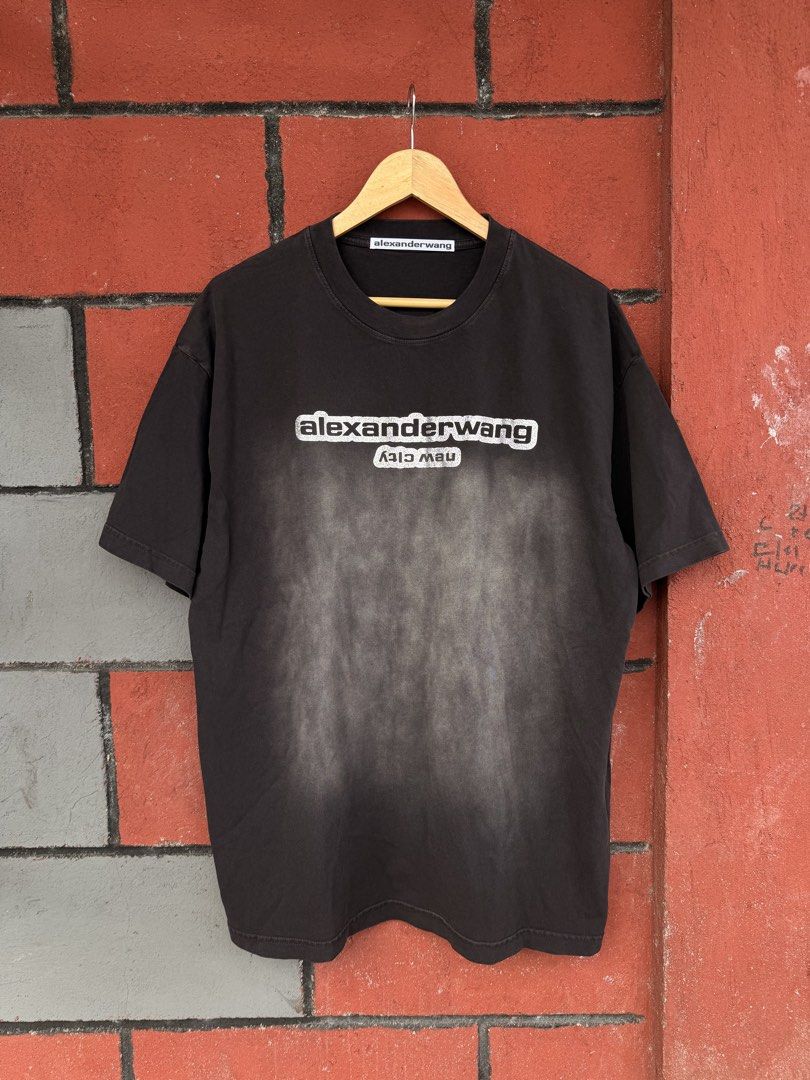 Alexander Wang (Category: Tshirts & Polo Shirts ) located in Baguio. Submitted by mardimercredi14 (Listing ID 1468333989, Image 1). Description: 🔥 Alexander Wang Dimensions: 24*29 Condition: excellent Color Rate: 10 ❌ none.