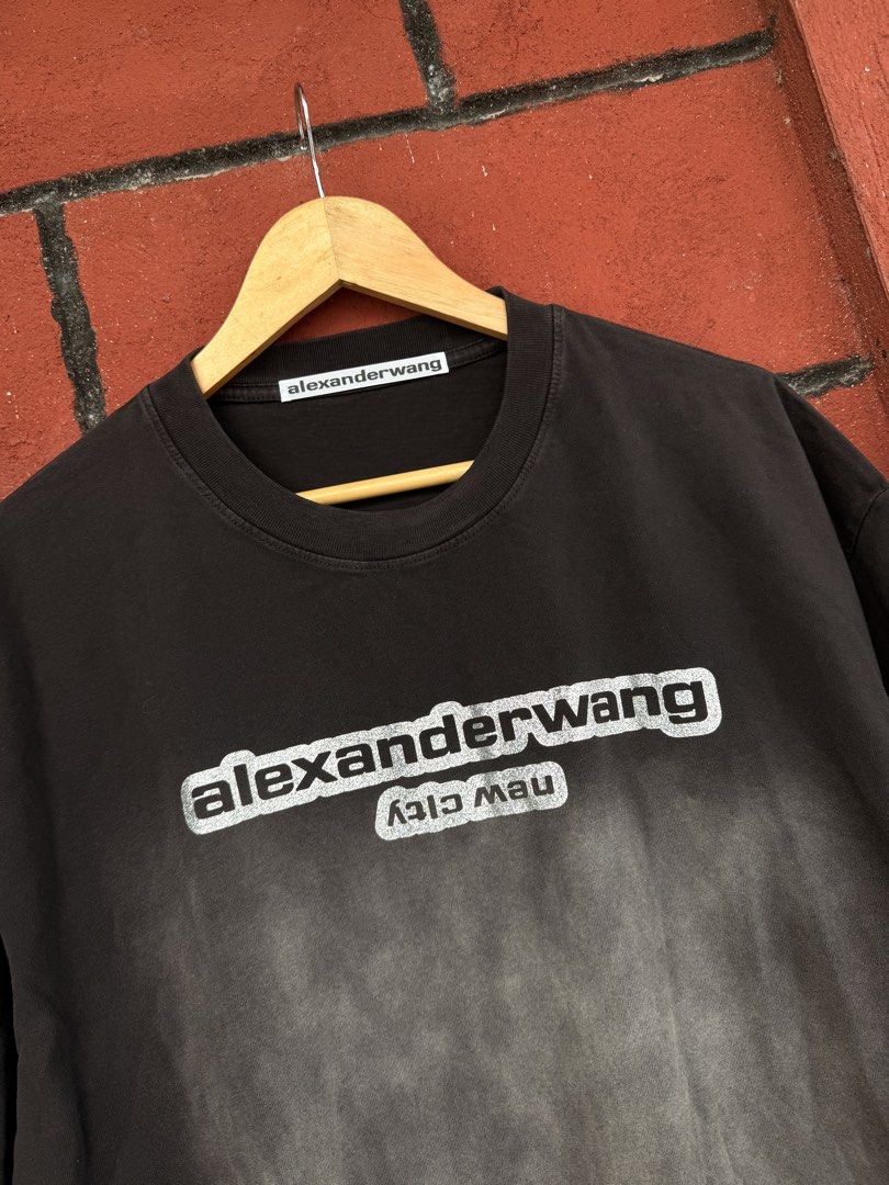 Alexander Wang (Category: Tshirts & Polo Shirts ) located in Baguio. Submitted by mardimercredi14 (Listing ID 1468333989, Image 2). Description: 🔥 Alexander Wang Dimensions: 24*29 Condition: excellent Color Rate: 10 ❌ none.