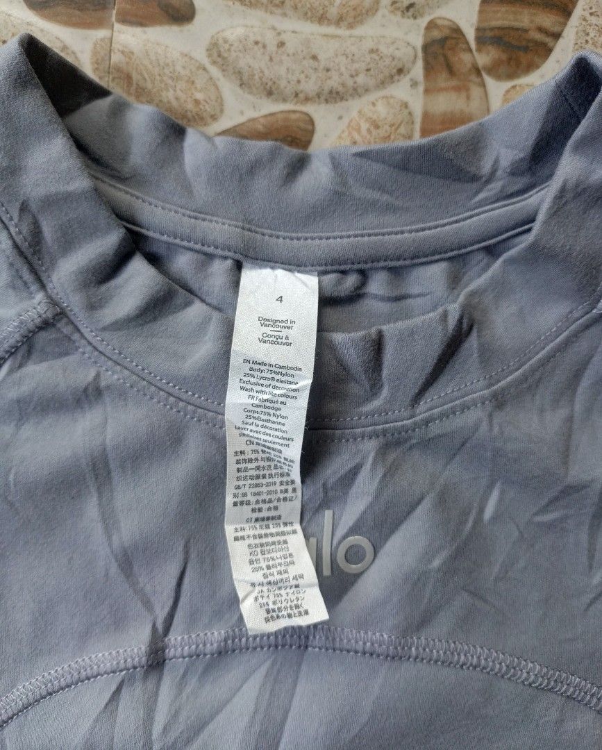 Alo (Category: Others Tops) located in Hagonoy. Submitted by erwin0825 (Listing ID 1468374562, Image 3). Description: Pang Gym, Running or pang Pickle mo ma'am Alo women's Size 4 (small) on tag Good as new Super stretch.