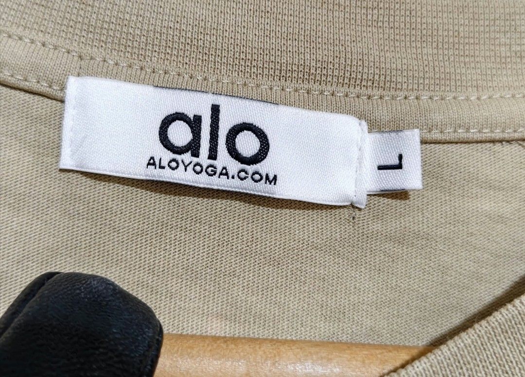 ALO YOGA TSHIRT (Category: Tshirts & Polo Shirts ) located in Muntinlupa City. Submitted by nofame12 (Listing ID 1468414581, Image 3). Description: PLEASE CHECK THE DETAILS OF THE ITEM ON FIRST PHOTO. LOCATION - SUCAT MUNTINLUPA CITY.