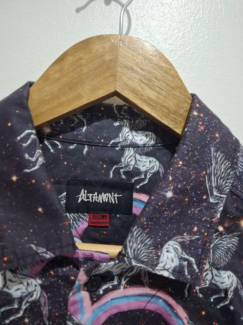 Altamont size med (Category: Tshirts & Polo Shirts ) located in Tarlac. Submitted by christopher.24 (Listing ID 1468320637, Image 3). Description: good as new legit.