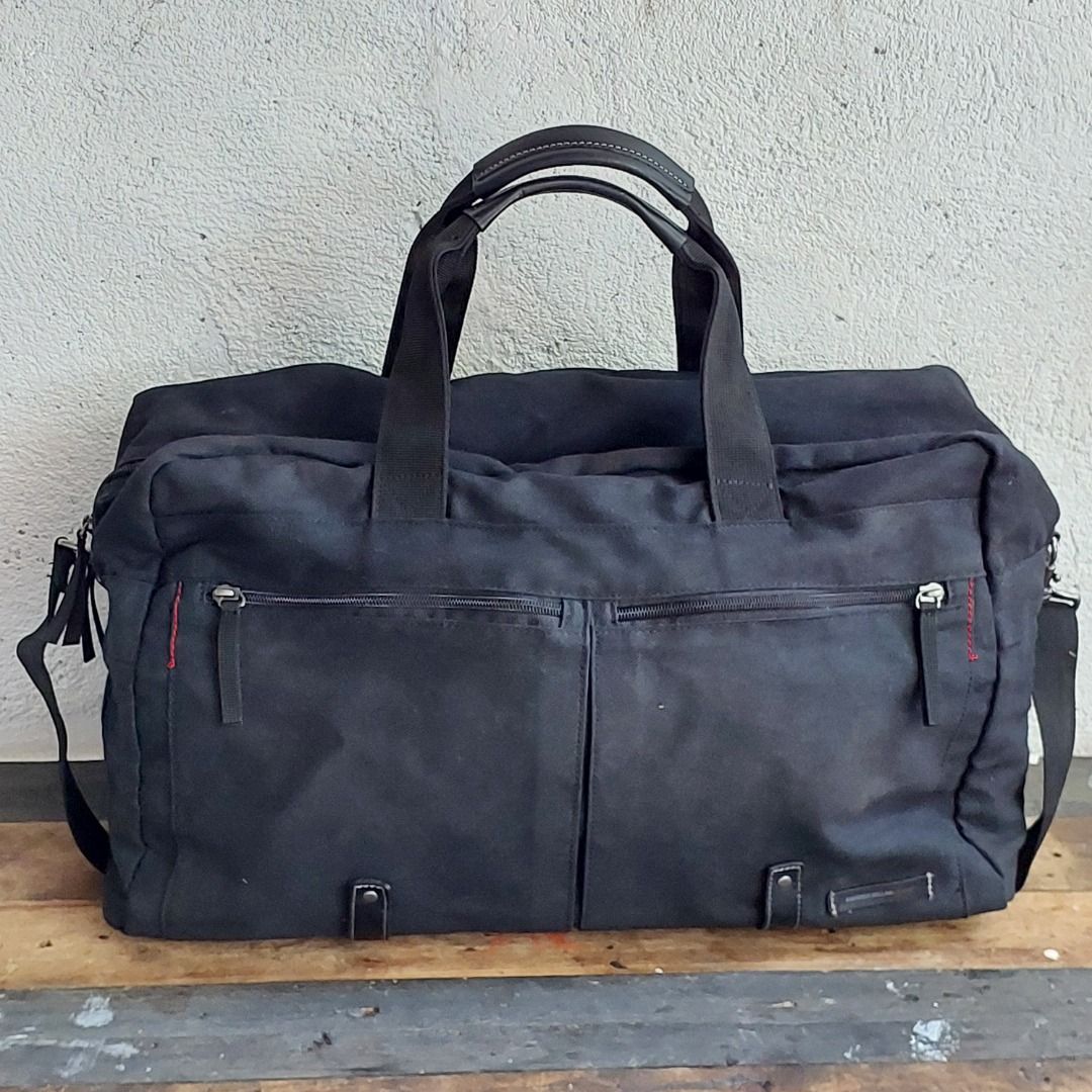 Amanda Bellan Canvas Duffle Bag Black (Category: Tote Bags) located in Caloocan City. Submitted by 2ndhand.manila (Listing ID 1468294097, Image 1). Description: Swipe left for more photos and measurements. ▪️NO COD/COP ▪️Ship thru J&T ▪️Lalamove/Grab Express ▪️G-Cash or Bank Transfer ▪️Location: North Caloocan.