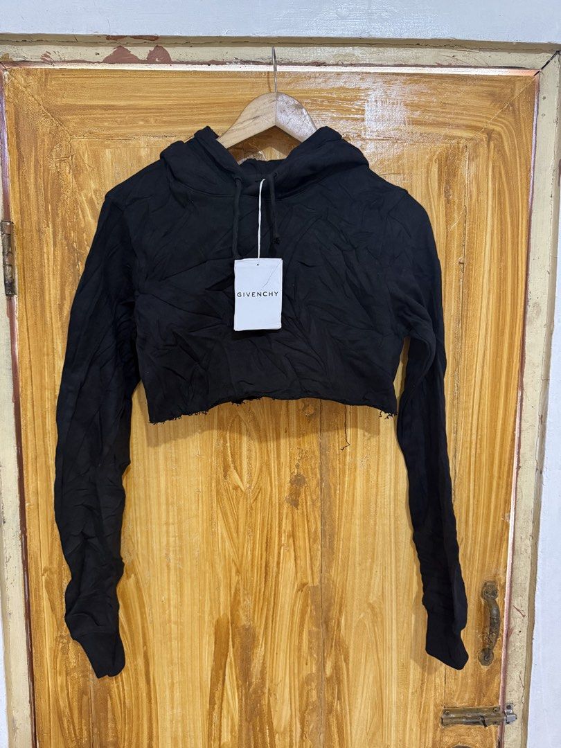 ami and givenchy legit (Category: Luxury Apparel) located in Maramag. Submitted by thriftshoesapparatus (Listing ID 1468418143, Image 3). Description: .
