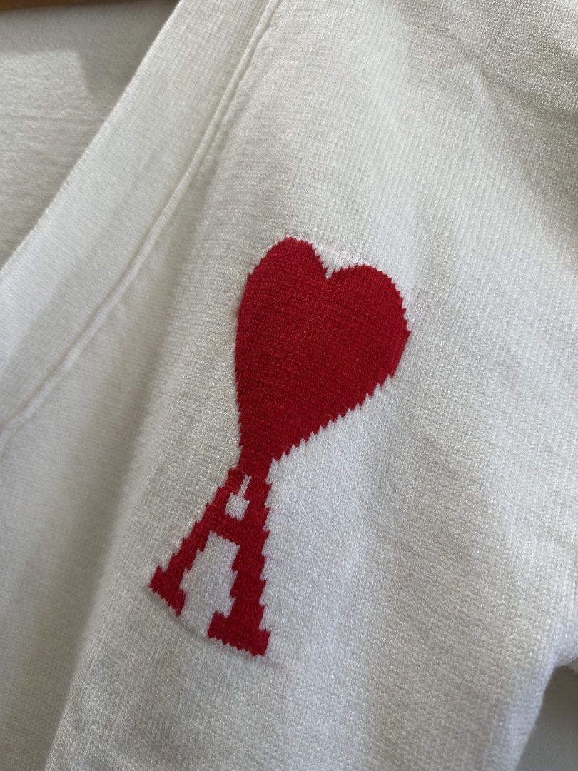 Ami Paris Cardigan (Category: Coats, Jackets and Outerwear) located in Baguio. Submitted by .daryl (Listing ID 1468349194, Image 2). Description: 24 width 28 length .