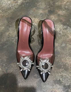(Category: ) located in . Submitted by mj_designervintagecurator (Listing ID 1468395996, Image 1). Description: .