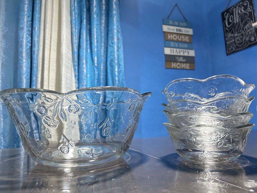 Anchor Hocking "Savannah Clear" Glass Serving Set (Category: Dinnerware & Cutlery) located in San Fernando. Submitted by dcdaisyyy (Listing ID 1468348172, Image 2). Description: .