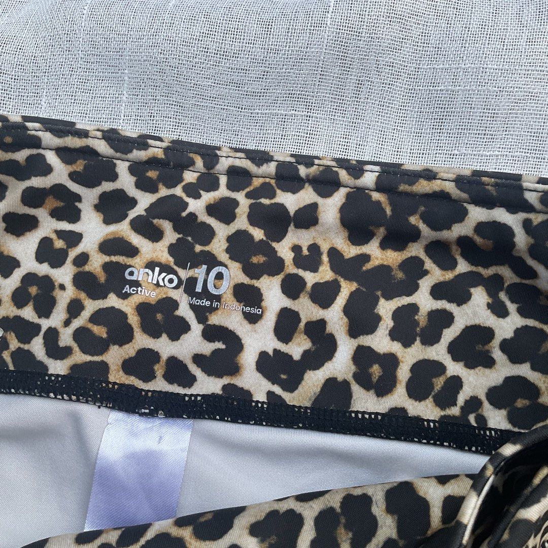 ANKO ACTIVE YOGA CYCLING SHORTS (Category: Activewear) located in Basista. Submitted by b.boutique (Listing ID 1468367814, Image 3). Description: ANKO ACTIVE YOGA CYCLING SHORTS Size: 26-32 Color: Brown tiger print Like new condition! With pocket! .