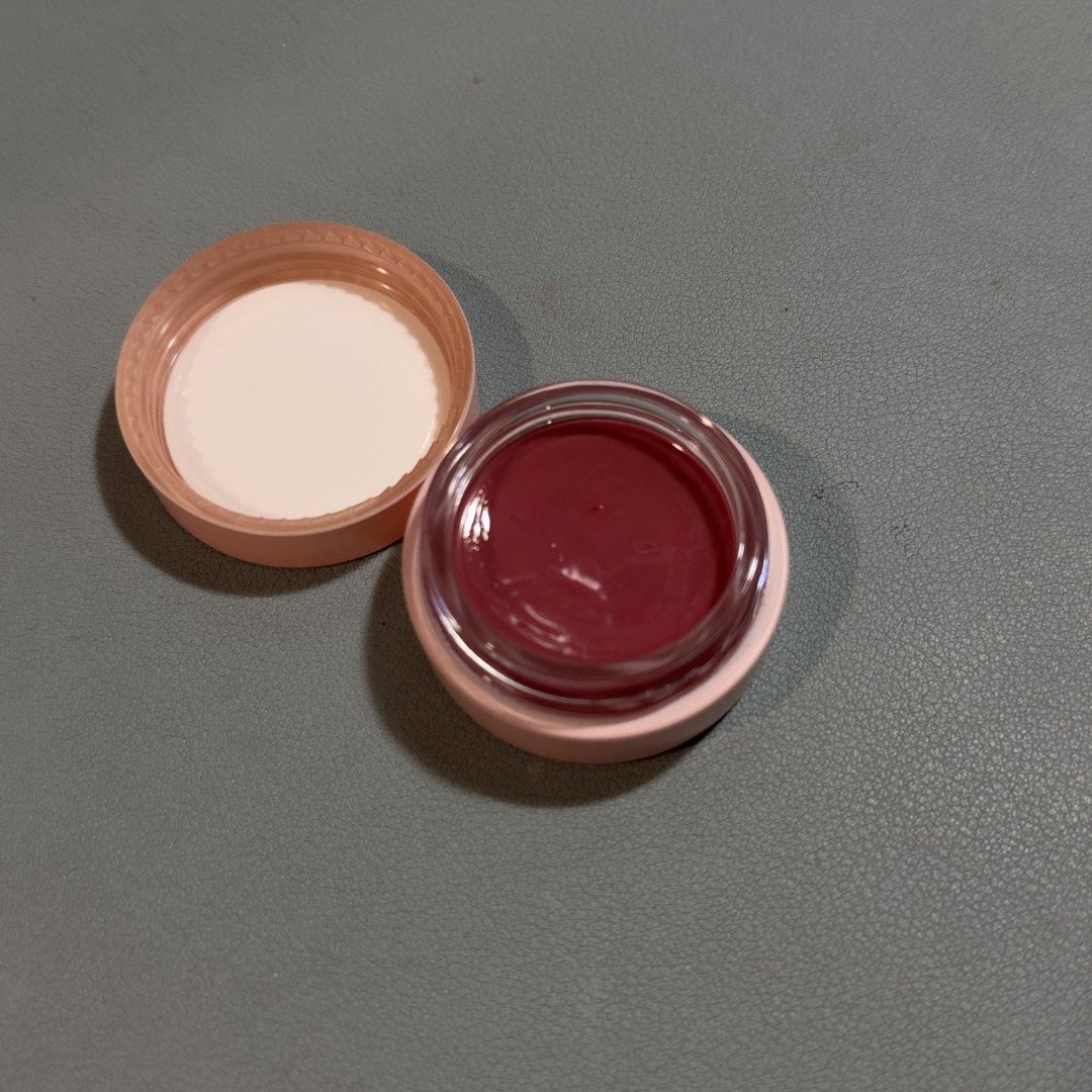 AOU Glowy Tint in Bubble Balm (Category: Makeup) located in Manila. Submitted by makeupdeclutterph (Listing ID 1468421946, Image 2). Description: 💌 Selling my AOU Glowy Tint in 07 Bubble Balm! RFS: Don't use it anymore.