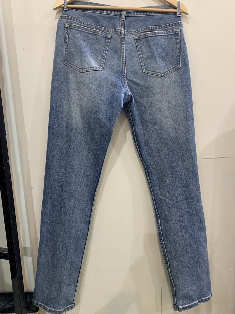 Apc bottonfly jeans (Category: Jeans) located in Marawi City. Submitted by biidnillah (Listing ID 1468401718, Image 2). Description: A p c jeans buttonfly .