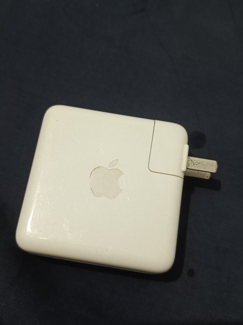 Apple 61W USB-C Power Adapter ORIGINAL A1947 - Adapter ONLY - Working (Category: Cables & Adaptors) located in Manila. Submitted by nelskiecms (Listing ID 1468469694, Image 1). Description: Designed by Apple in California, Assembled in China (Lite-On) - 100% Original" ✅ Apple 61W USB-C Power Adapter - ORIGINAL / ADAPTER ONLY NOTE: ADAPTER LANG PO, WALANG CABLE / WIRE KASAMA - YUNG NASA PIC LANG Model: A1947 61W - Legit Apple (Lite-On) Working 100