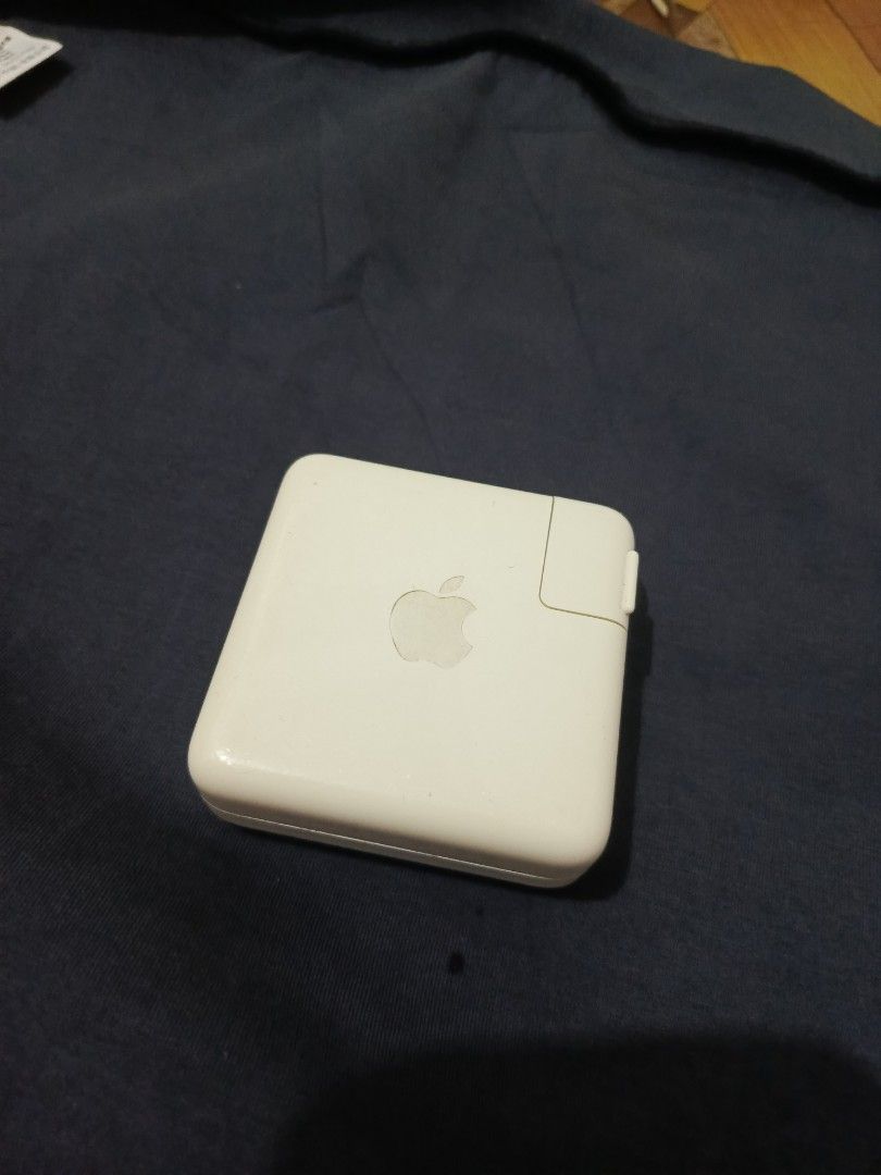 Apple 61W USB-C Power Adapter ORIGINAL A1947 - Adapter ONLY - Working (Category: Cables & Adaptors) located in Manila. Submitted by nelskiecms (Listing ID 1468469694, Image 2). Description: Designed by Apple in California, Assembled in China (Lite-On) - 100% Original" ✅ Apple 61W USB-C Power Adapter - ORIGINAL / ADAPTER ONLY NOTE: ADAPTER LANG PO, WALANG CABLE / WIRE KASAMA - YUNG NASA PIC LANG Model: A1947 61W - Legit Apple (Lite-On) Working 100