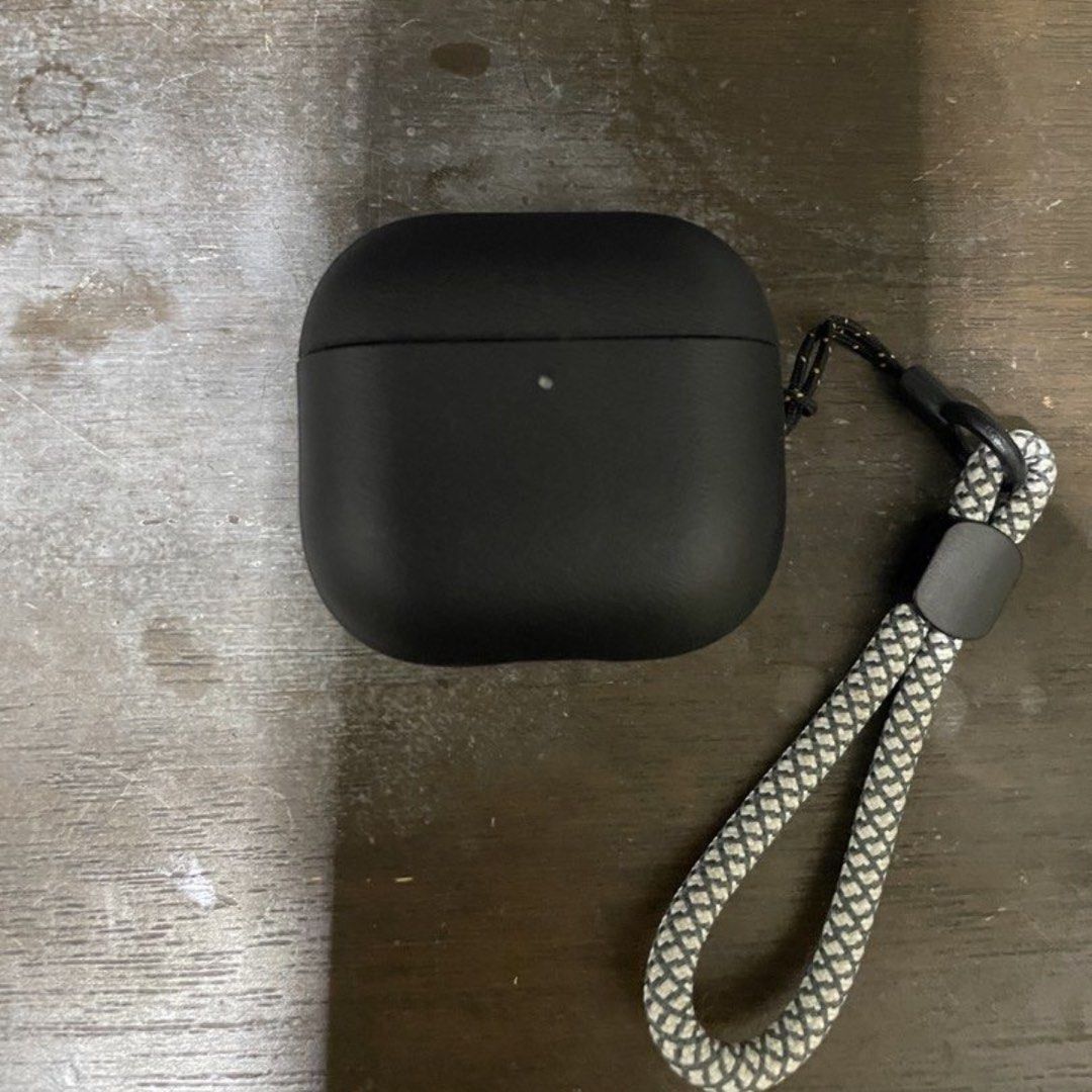 Apple AirPods (4th Gen) - Non-ANC (Category: Portable Audio Accessories) located in Quezon City. Submitted by ponk.ans (Listing ID 1468312731, Image 3). Description: Apple Airpods (4th Generation) - Non-ANC. Original, bought from the US in December 2025 but no more receipt. Warranty expires December 17, 2026. Charging by USB-C cable. No issues. No history of repairs. As if new. Current SRP for brand new is P8,490 but selling for P6,000 (case and 