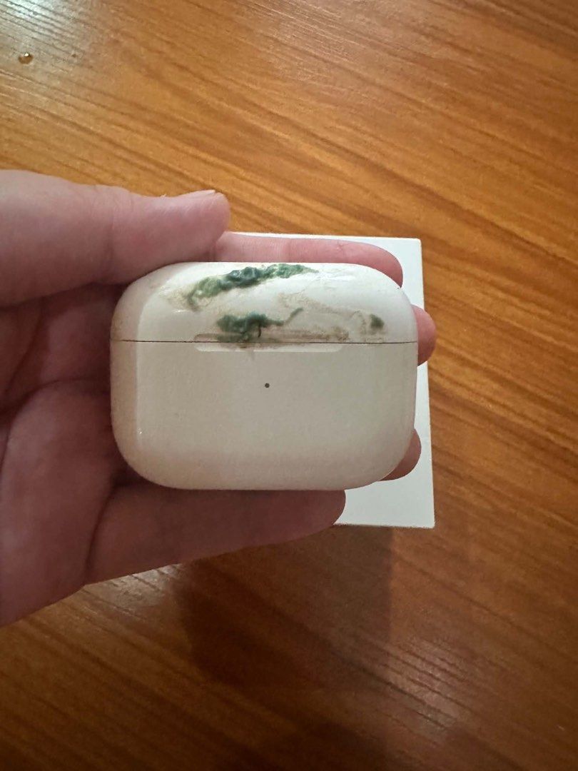Apple AirPods Pro Wireless Charging Case and Earbuds (Category: Earphones) located in Caloocan City. Submitted by prelovebyoreo (Listing ID 1468284075, Image 2). Description: 1st Gen - Authentic Apple AirPods Pro with Wireless Charging Case - Includes original box and extra silicone ear tips - Earbuds power on and charge properly (battery health untested) - Note: Exterior case has visible discoloration and green mold, needs thorough cleaning befo