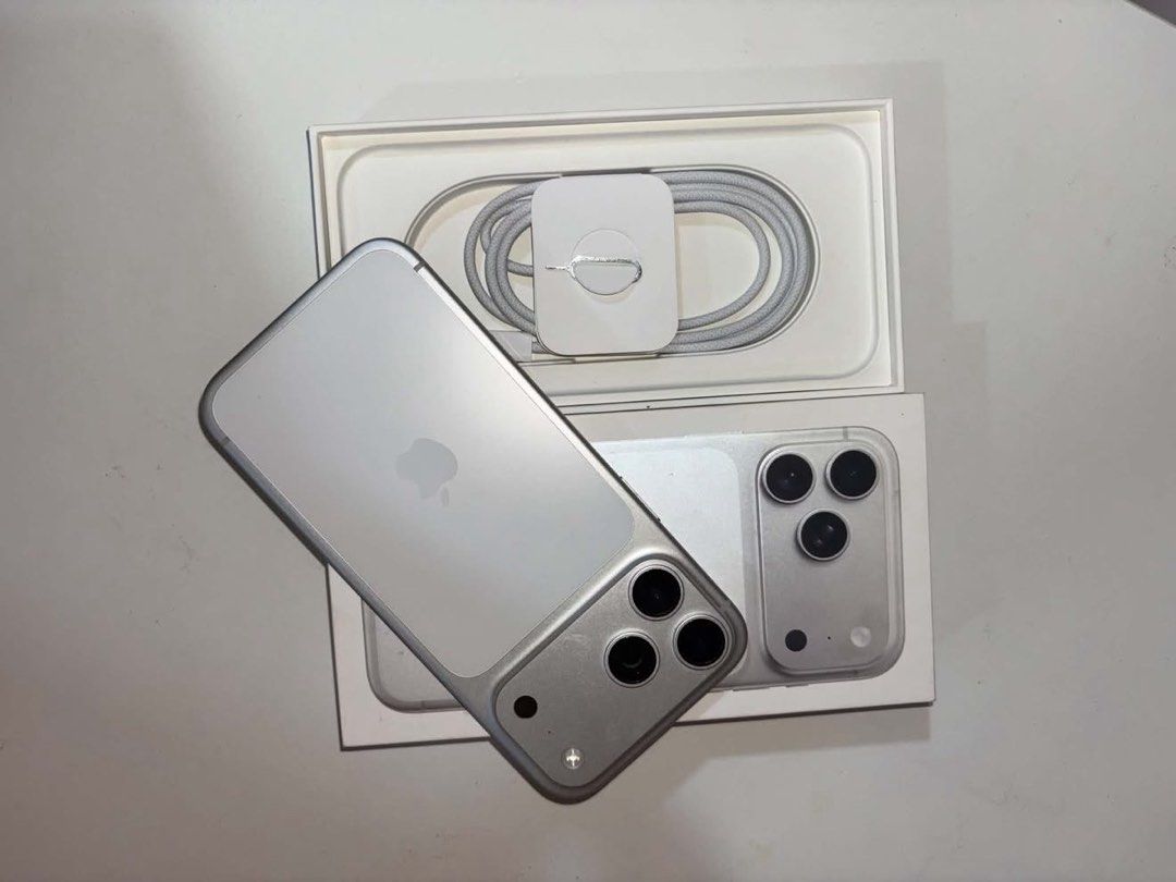 Apple iPhone 17 Pro Max 512GB Silver (Category: iPhone 17 Series) located in Manila. Submitted by joserodolf11461 (Listing ID 1468305978, Image 3). Description: RUSH SALE ‼️ RFS: UPGRADE TO iPhone18 Pro Max STILL NEGOTIABLE FREE CASES GIRL USED LAST YEAR LANG BINILI SA POWER MAC 512GB 90% BATTERY HEALTH NO DENTS PASAY MEET UP - Model: Apple iPhone 17 Pro Max - Storage: 512GB - Color: Silver - Condition: Brand new, unopened, pristine retail condit