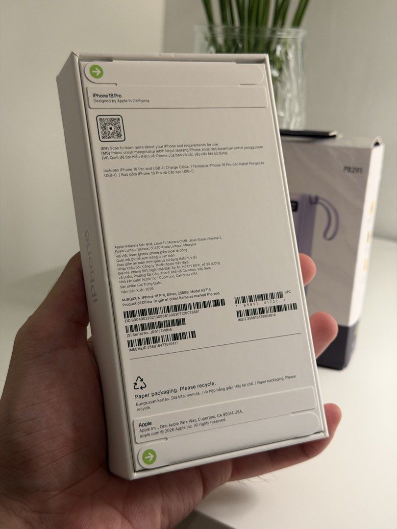 Apple iPhone 18 Pro 256GB Silver (Category: iPhone 18 Series) located in Quezon City. Submitted by ace.cejo (Listing ID 1468416093, Image 2). Description: For sale only Brand new sealed iPhone 18 Pro 256gb Silver Includes free 20000mAh powerbank negotiable pm if interested.
