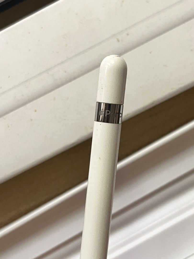 apple pencil 1st gen (Category: Other Accessories) located in Quezon City. Submitted by leilalala (Listing ID 1468323646, Image 3). Description: complete inclusions with box free case rfs: no longer using .
