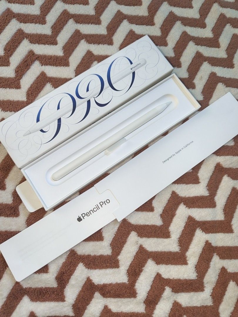 Apple Pencil Pro (Category: iPad) located in Manila. Submitted by max13_kris (Listing ID 1468342643, Image 2). Description: ୨୧ APPLE PENCIL PRO FOR SALE! 🎀 Bought it but never got the chance to use it. Only unboxed ✔ Pen is still untouched. ✔ Brand new condition ✔ Never used ✔ Complete with box ✔ Orig: 8900 Selling: 6500.