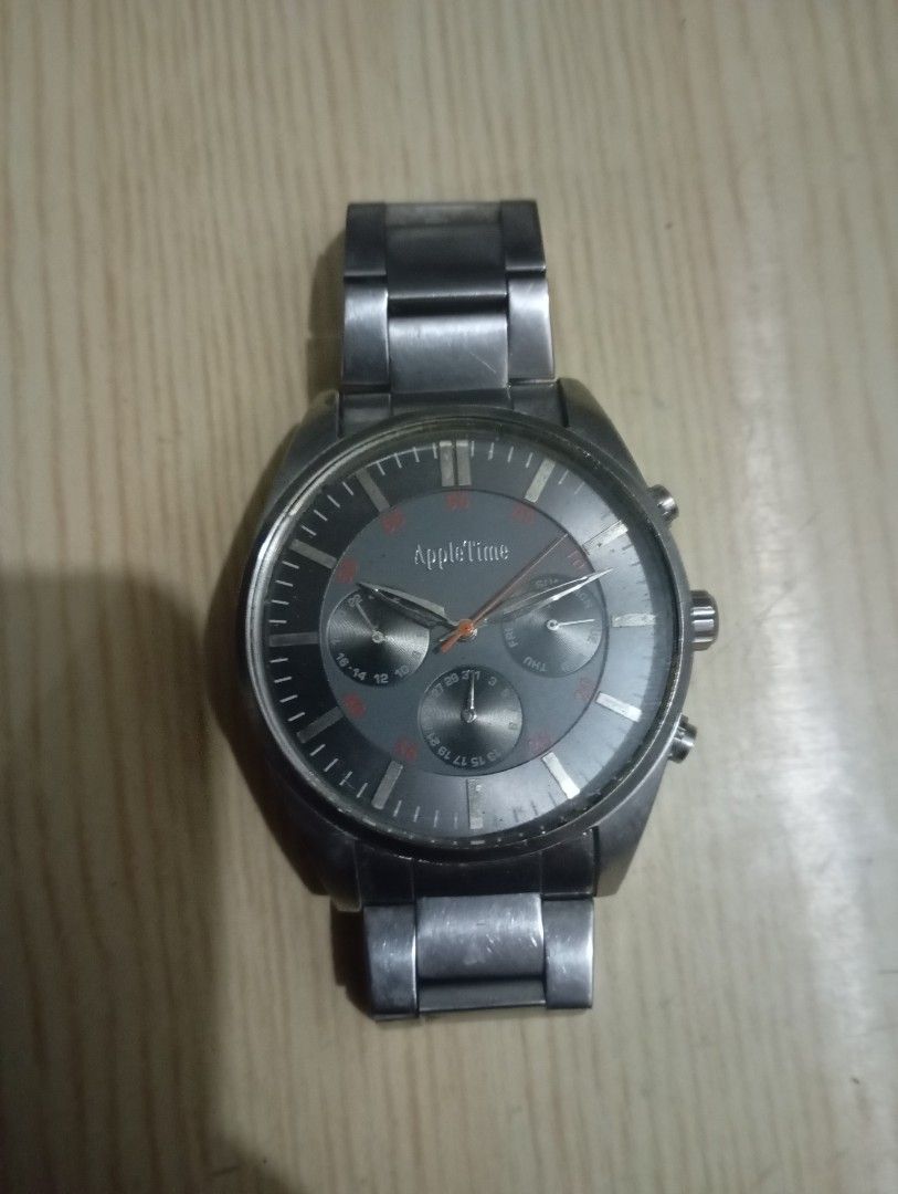 Apple time chronograph (Category: Men's Watches) located in Las Pinas. Submitted by quick_deals_great_finds2 (Listing ID 1468429319, Image 1). Description: Original good working condition Quartz chronograph with battery 45mm big size fits wrist 6.8 inches.
