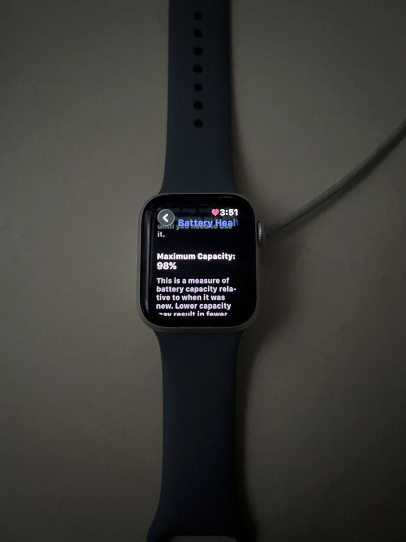 Apple Watch SE 2nd Gen (Category: Wearables & Smart Watches) located in Manila. Submitted by braxiwnl (Listing ID 1468426332, Image 2). Description: Apple Watch SE 2nd Gen 98% BH 40mm OG strap With charger and box Used like new di nagagamit nasa box lang CAMANAVA, QC📍.