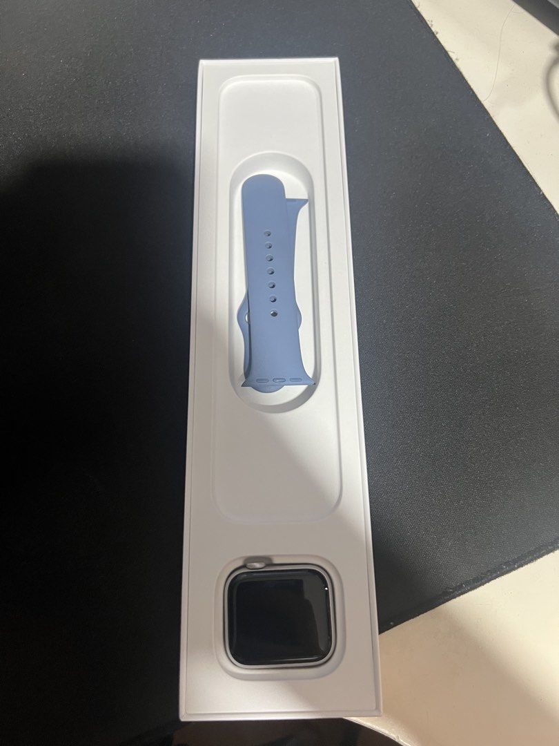 Apple Watch SE 2nd Gen (Category: Wearables & Smart Watches) located in Manila. Submitted by braxiwnl (Listing ID 1468426332, Image 3). Description: Apple Watch SE 2nd Gen 98% BH 40mm OG strap With charger and box Used like new di nagagamit nasa box lang CAMANAVA, QC📍.
