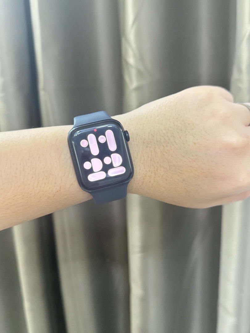 APPLE Watch SE 2nd Gen! (Category: Wearables & Smart Watches) located in Manila. Submitted by lovelyheart813 (Listing ID 1468427786, Image 1). Description: apple watch se 2nd gen 44mm BH 86% SUPER KUNAT PA NO ISSUES PICK UP OR MEET UP QC or CAVITE.